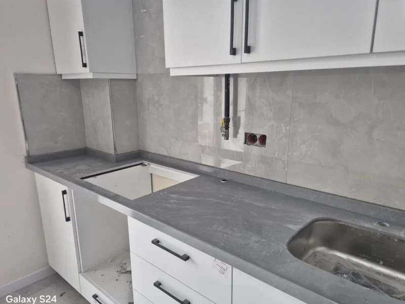 Gri mutfak tezgahı ve eviye uygulaması, Gencer Mermer uygulaması